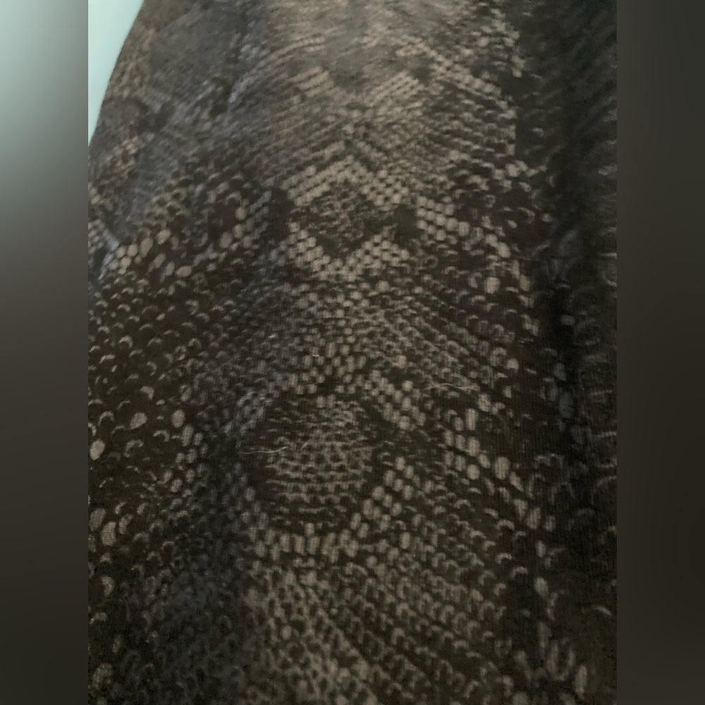 Xhilaration leggings, XL, snake print, black.